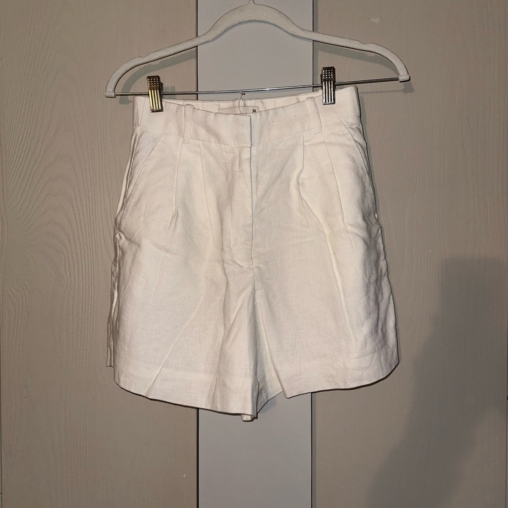 Abercrombie Women's White Shorts. Size XS